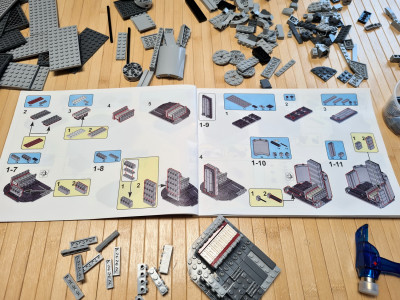 mork_032002_razor_crown_crest_01.jpg