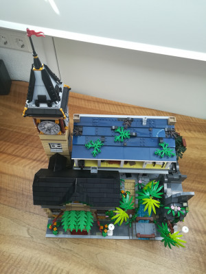 Der MOC steht auf einer 32x32 und einer 32x16 Baseplate jeweils von Wange (die sind topp!)
