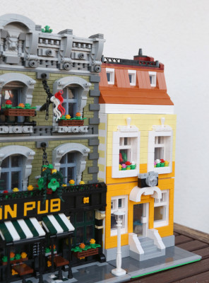 Frontfassade.rechts.JPG