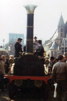 Adler_Eiserner_Steg_Verbindungsbahn_051985_(cropped).jpg