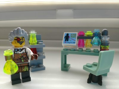 Crazy Professor 1-2.jpg