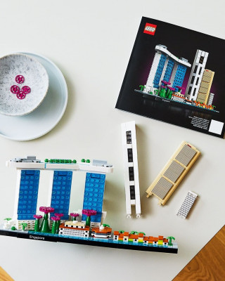 lego-architecture-21057-singapore-2.jpg
