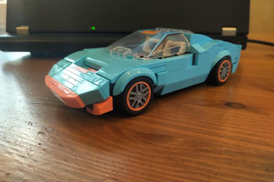 GT40_Schraeg.jpg
