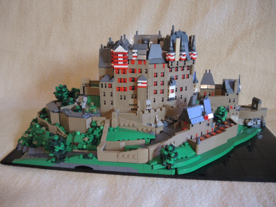BlueBrixx Burg Eltz 03.JPG