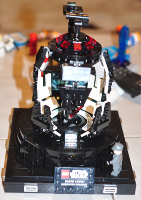 DarthVaderMeditationChamber_AufbauPart2_Feb22_15.JPG