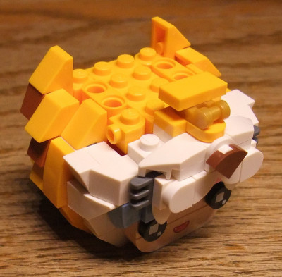 Das Gesicht und das Tigerkostüm ist mit viel Liebe zum Detail gestaltet.