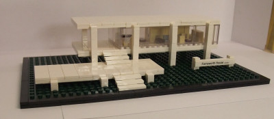 Fertig sieht das Haus richtig hübsch aus. Der Minimalismus muss einem aber auch zusagen. Das ist weit weg von den überladenen Gebäuden, die LOZ heute rausbringt.