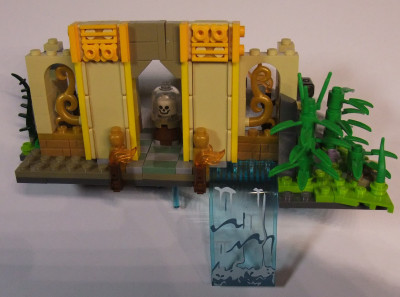 Der Tempel wächst. Der Wasserfall wird jetzt schon angeklemmt. Leider ein wenig störend. Ja das eine Ornament habe ich falsch herum eingebaut, aber habe ich erst später bemerkt.