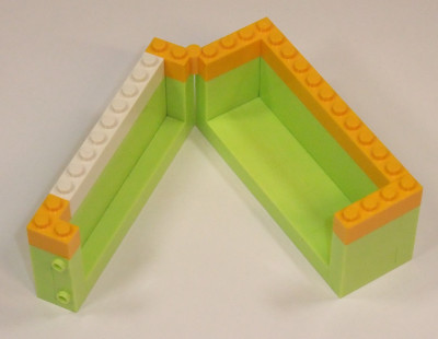 Das erste Teilstück mit Hinge-Brick.