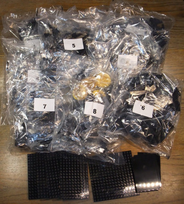 Die Bauabschnittstüten und losen Teile.