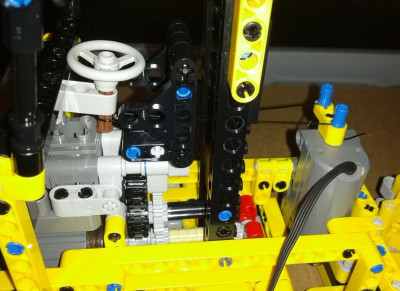 MKservo.JPG