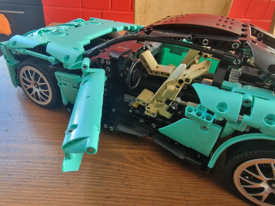DB11_Türlinks_offen.jpg