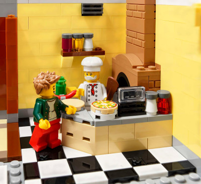 LEGO-Icons-10231-Jazz-Club-Modular-Building-17.jpg