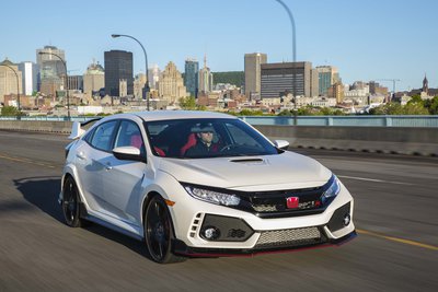 2017-Honda-Civic-Type-R-front-three-quarter-in-motion-22.jpg
