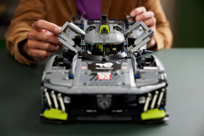 LEGO-Technic-42156-PEUGEOT-9X8-24H-Le-Mans-Hybrid-Hypercar-6.png