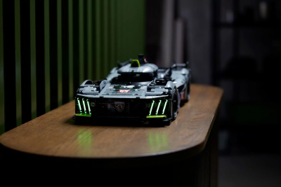 LEGO-Technic-42156-PEUGEOT-9X8-24H-Le-Mans-Hybrid-Hypercar-9.png