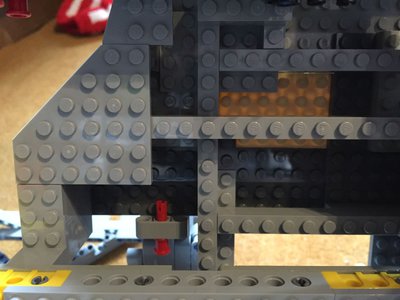 Stand_for_10179UCS_Falcon_6.jpg