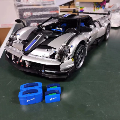 MOC002-Pagani-Huayra-09.png