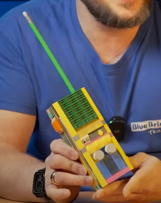 Walkie Talkie 1.png