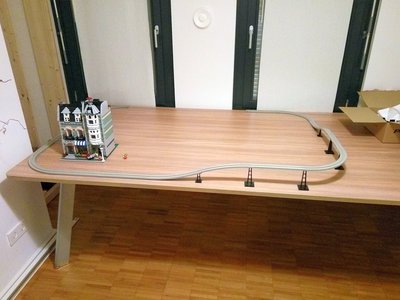 Lepin_Tisch.jpg