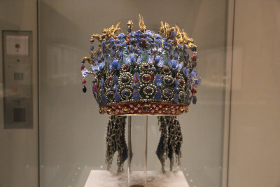 Ming_Empress_Crown_a.jpg
