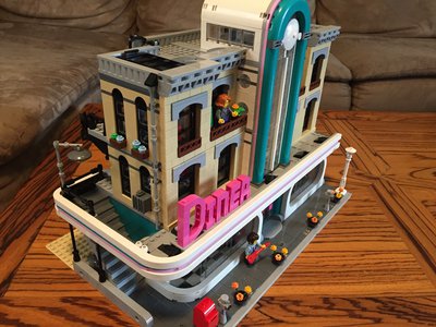 lego-10260-downtown-diner-mod_40541126471_o.jpg