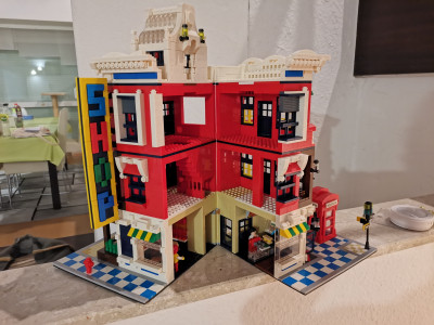 Corner Store beim aufklappen