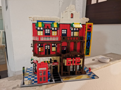 Corner Store offen Front