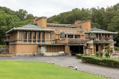 1280px-Imperial_Hotel_front-right_2014_Museum_Meiji_Mura_1.jpg