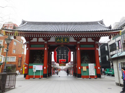Kaminarimon_Front_1.jpg