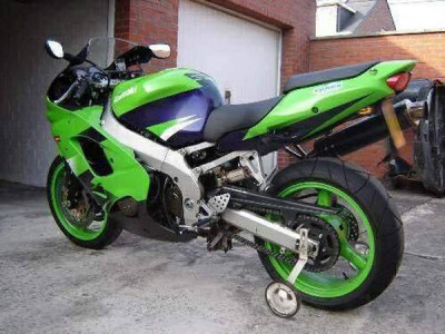 kawasaki-zx-6r-with-.jpg
