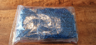 Pins_blue.jpg